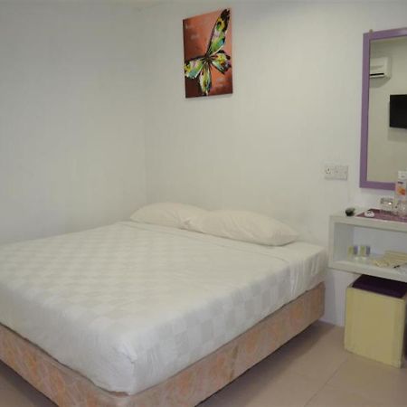 טלוק אינטן Lavender Hotel מראה חיצוני תמונה