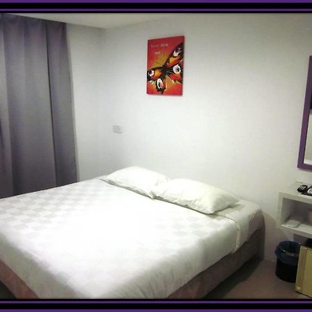 טלוק אינטן Lavender Hotel מראה חיצוני תמונה