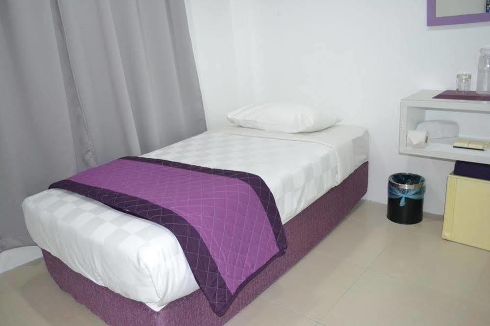 טלוק אינטן Lavender Hotel מראה חיצוני תמונה